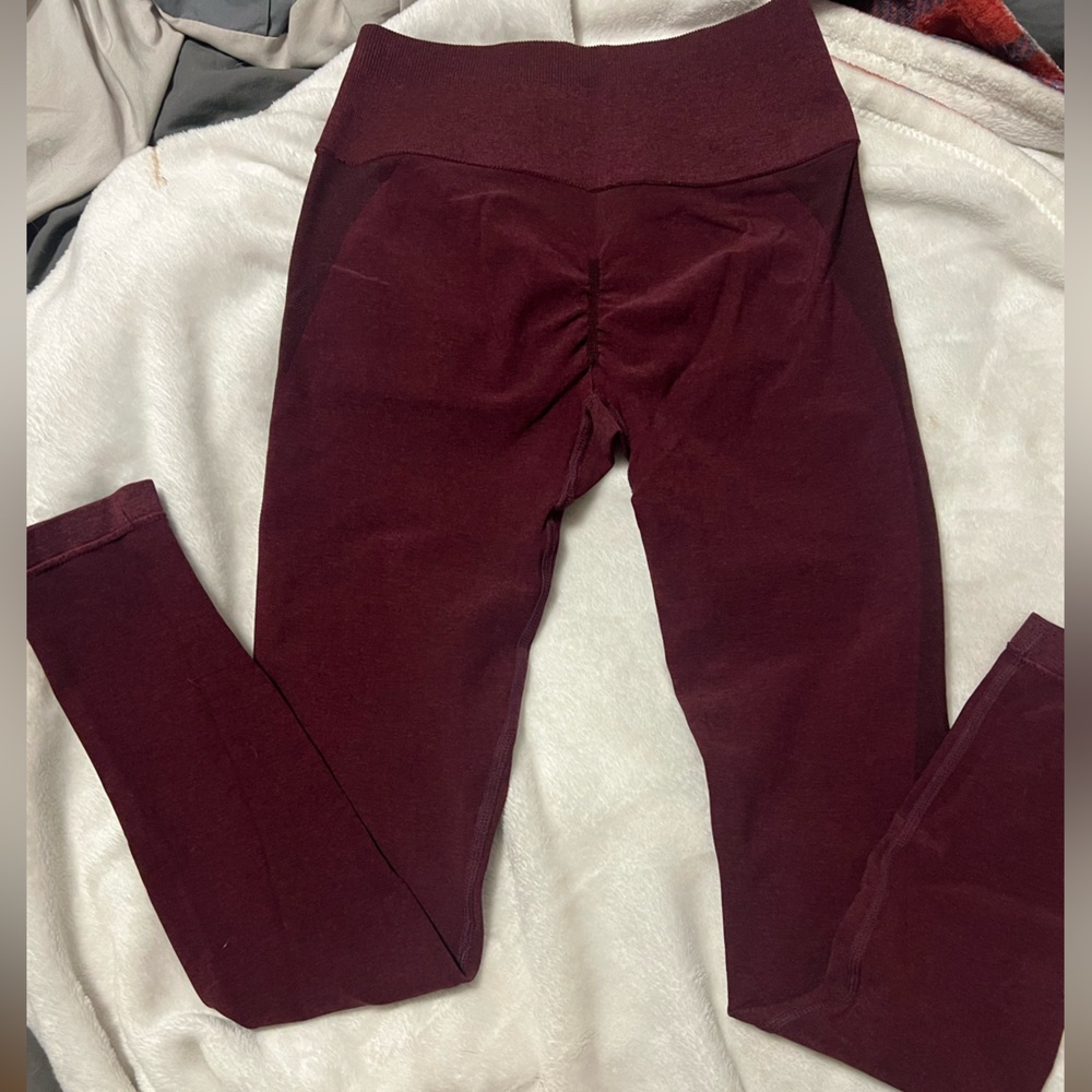 Aurola Burgundy Leggings